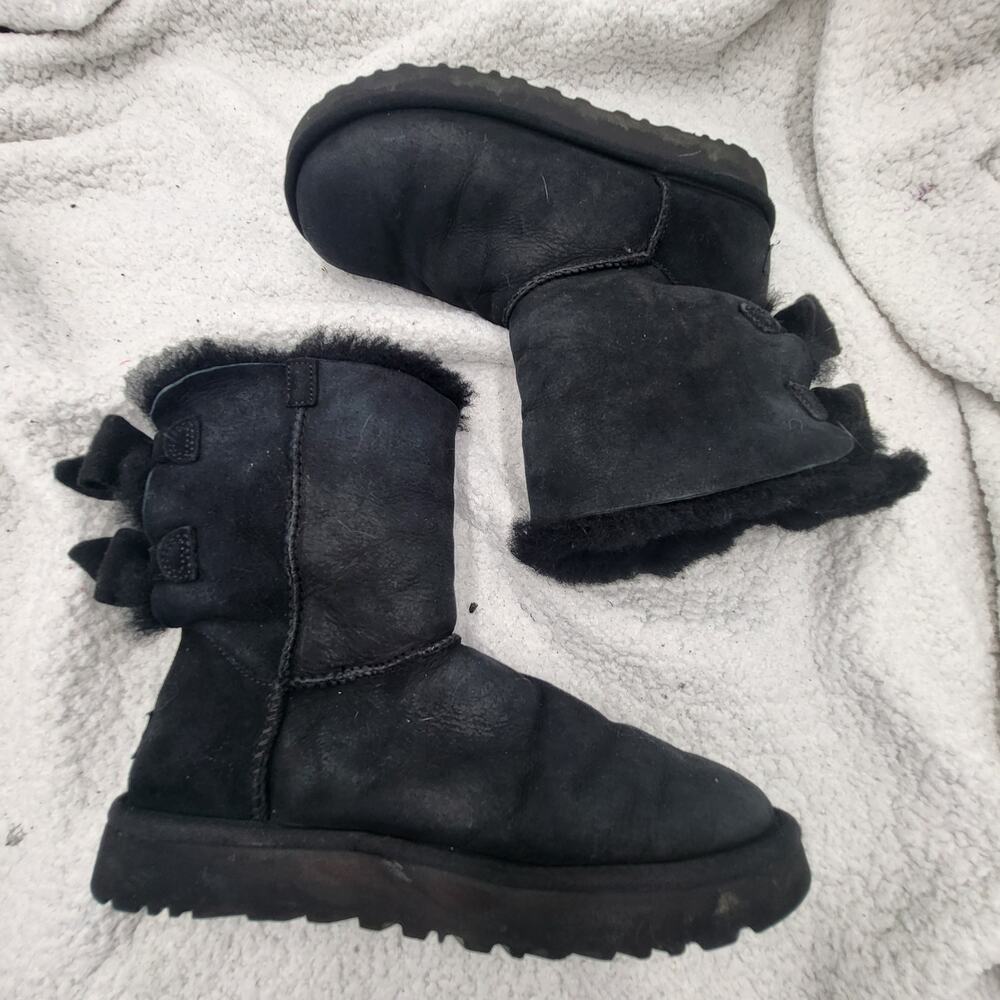 UGG Women's Mini Bailey Bow II Slip On Boots Black size 7